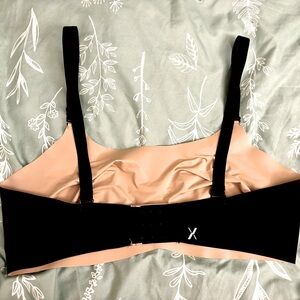 Knix Evolution 8-in-1 Reversible Bra (No Padding)- Size 8